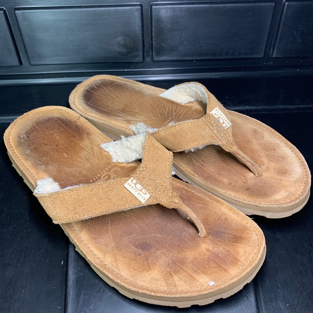 UGG Womens Size 9 Tan Sheepskin Flip Flops Sandals